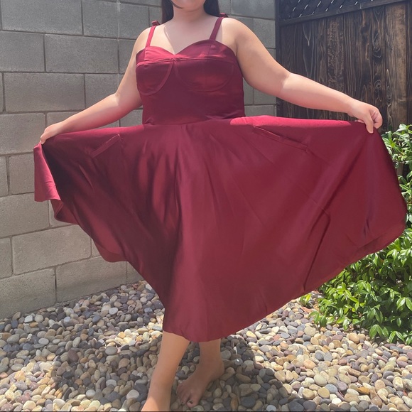 Sweetheart Satin Prom Dress - Picture 4 of 13
